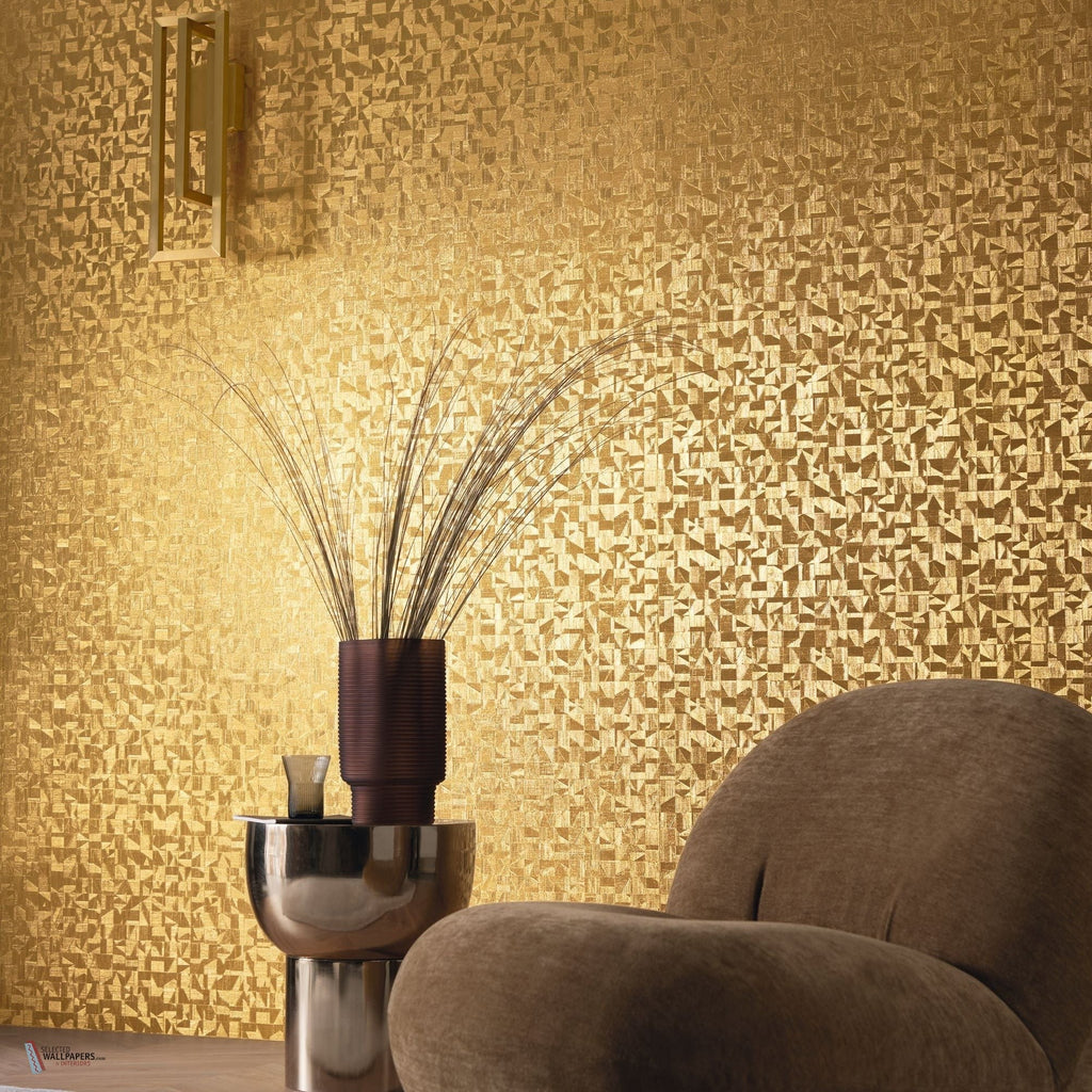 Veladero wallpaper by Casamance in Gold, styled room shot