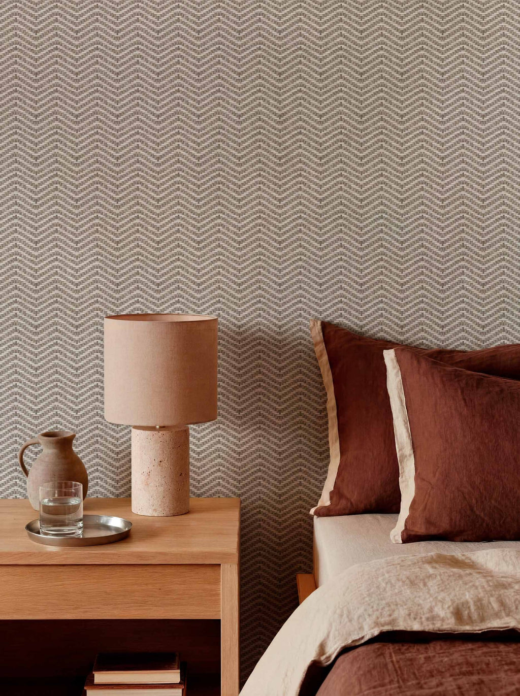 Zigzagueo wallpaper by Coordonné in Grey, styled room