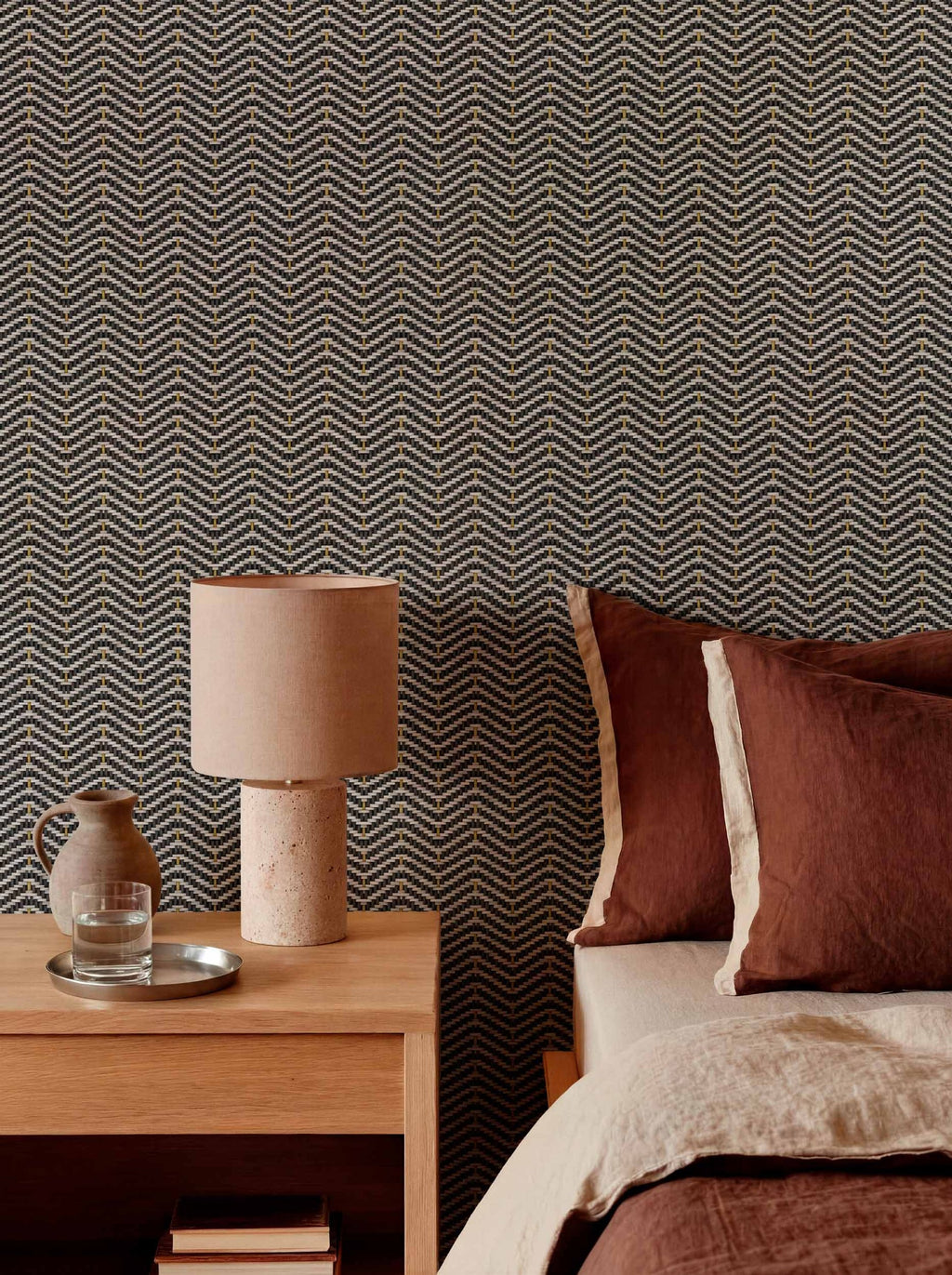 Zigzagueo wallpaper by Coordonné in Charcoal, styled room