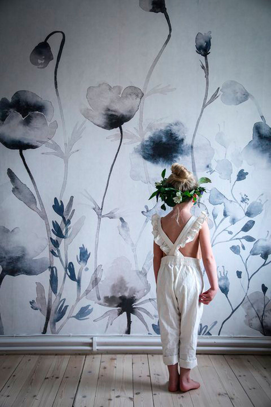 Morängen Floral - Blue - Wallpaper Trader