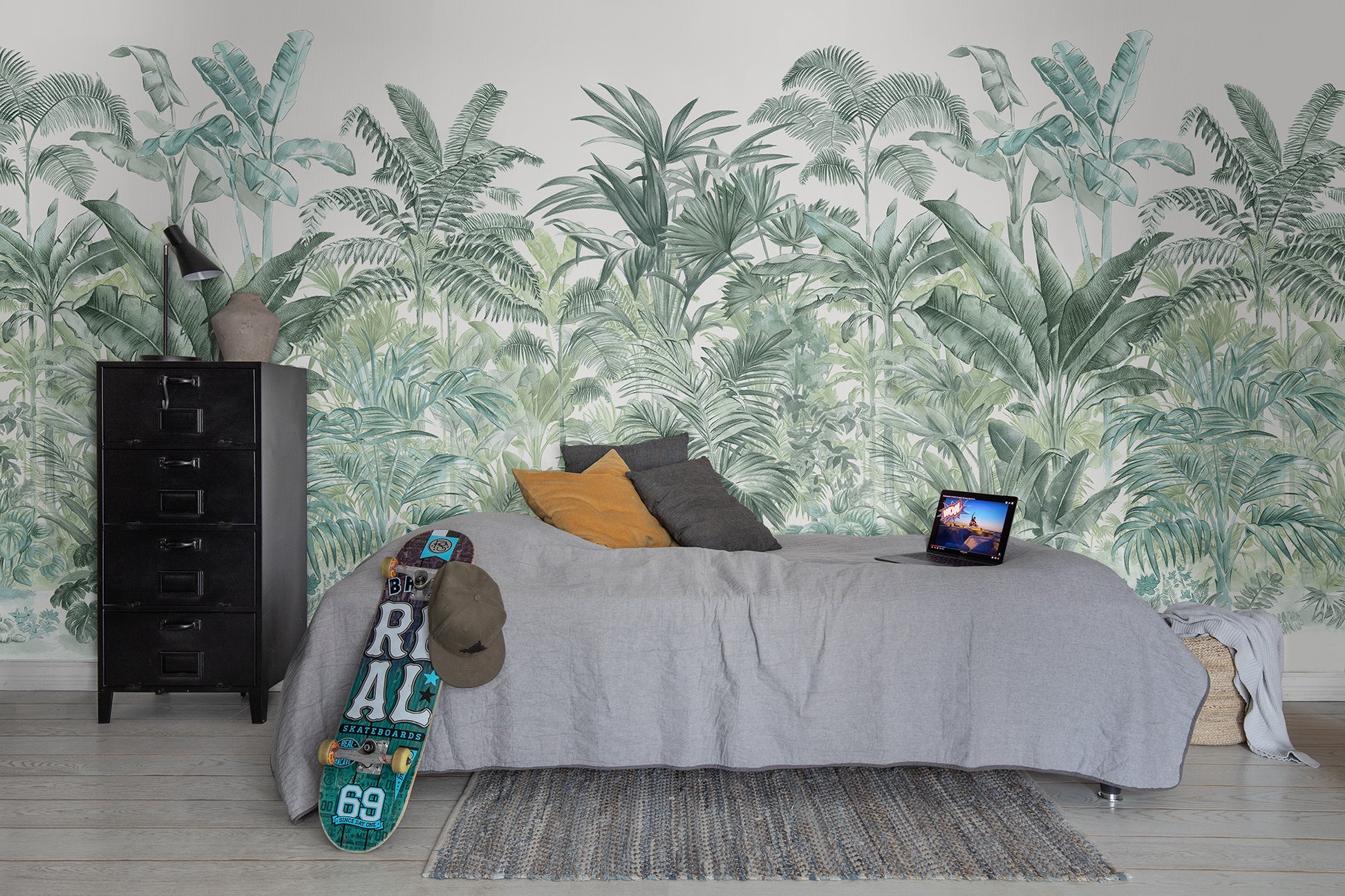 Pride Palms Emerald - serpentine - Wallpaper Trader